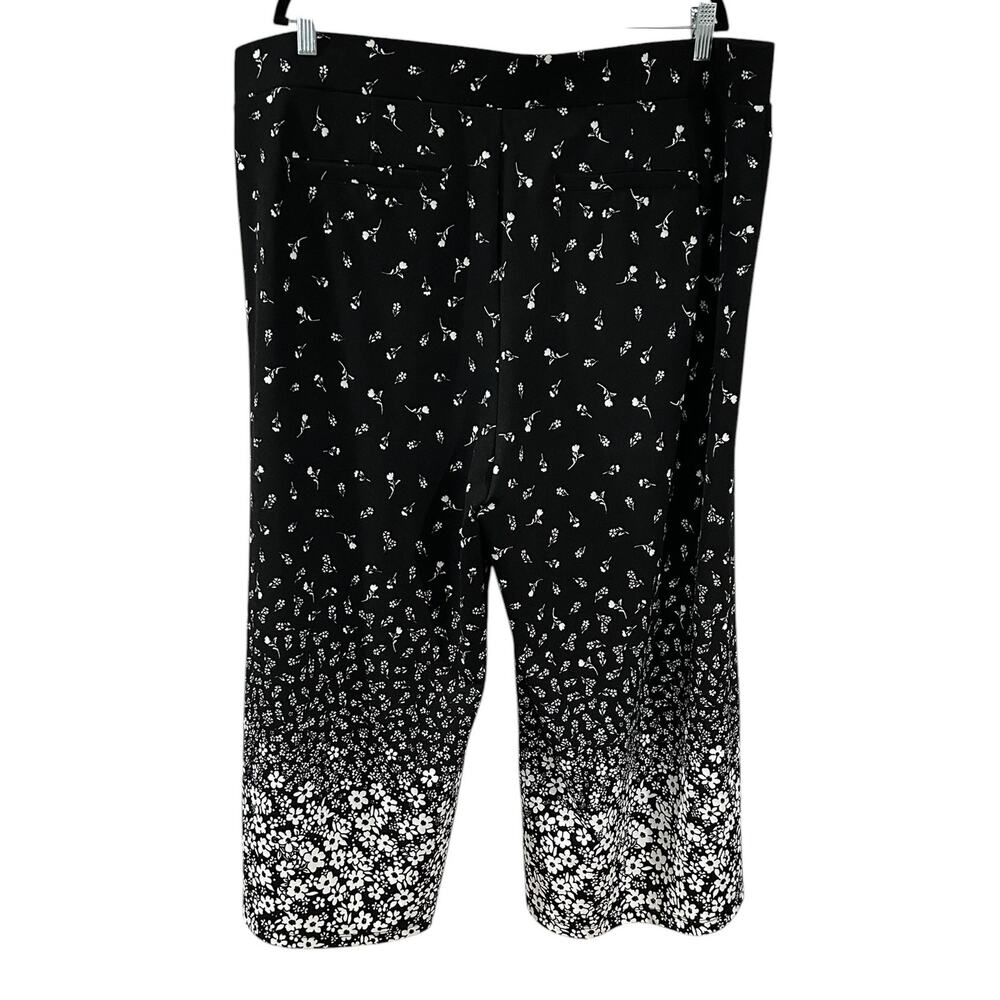 Isaac Mizrahi Live Black Capris White Floral Pattern Elastic Waist Plus Size 2X